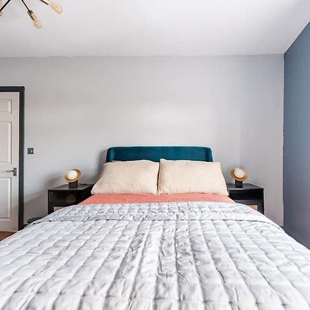 Апартаменты Harbourside Haven - Stylish Retreat In Hotwell - Free Parking Бристоль Экстерьер фото
