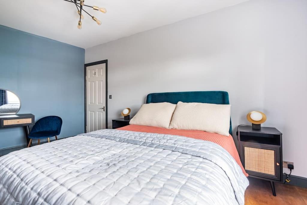 Апартаменты Harbourside Haven - Stylish Retreat In Hotwell - Free Parking Бристоль Экстерьер фото