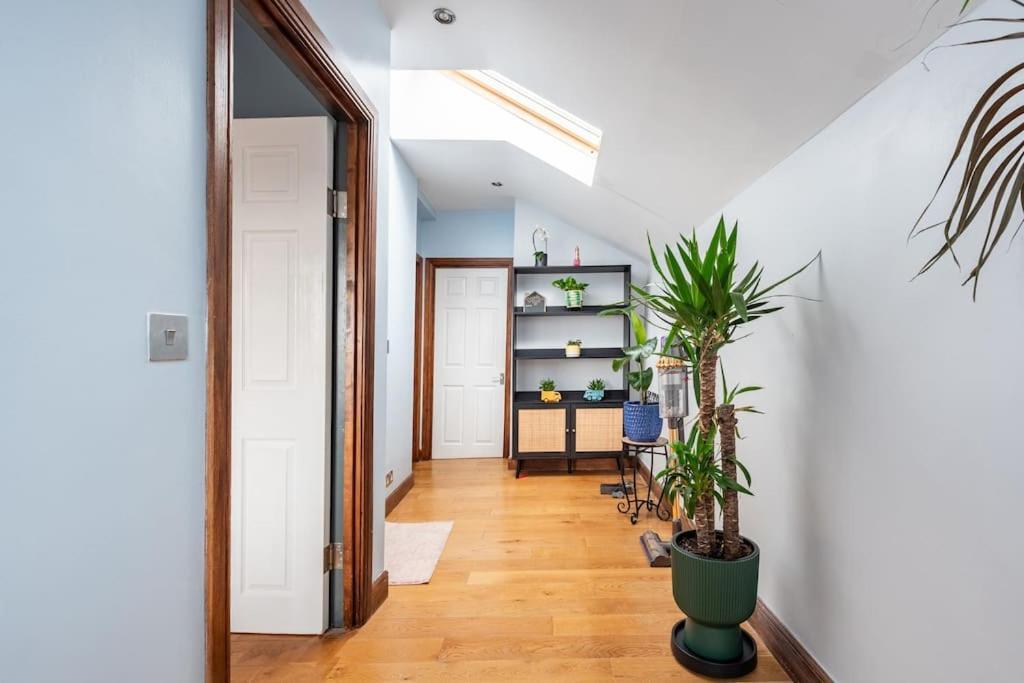 Апартаменты Harbourside Haven - Stylish Retreat In Hotwell - Free Parking Бристоль Экстерьер фото