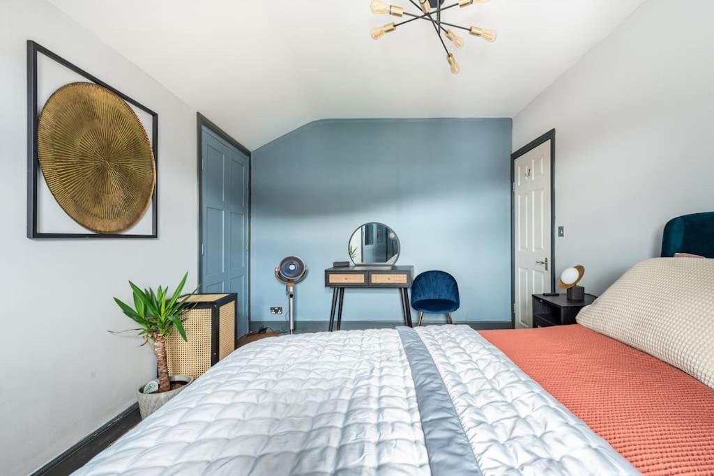Апартаменты Harbourside Haven - Stylish Retreat In Hotwell - Free Parking Бристоль Экстерьер фото
